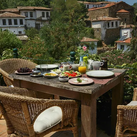 Hotel Terrace - Fig, Olive And Grapevine 3*